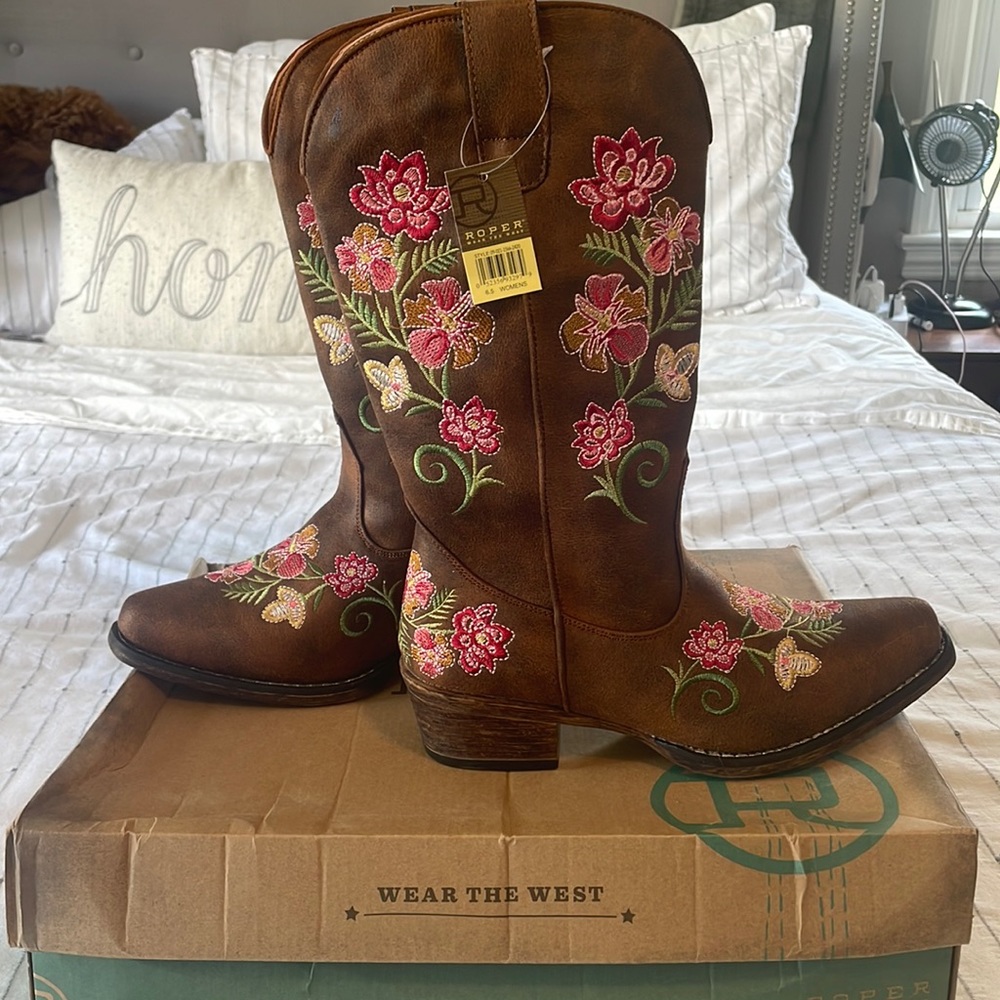 Floral cowgirl boots. Never worm.